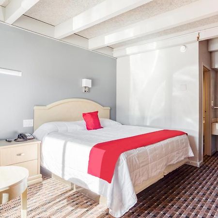 Oxford Inn, Lincoln Blvd Оклахома-Сіті Екстер'єр фото
