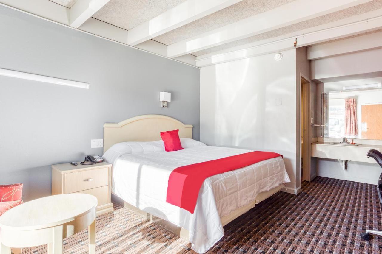 Oxford Inn, Lincoln Blvd Оклахома-Сіті Екстер'єр фото